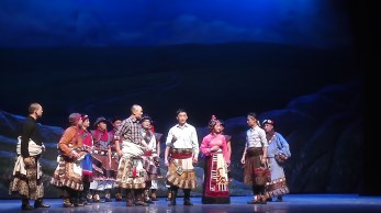 甘肅演藝集團“隆重紀念中國共產黨建黨95周年”演出季甘肅省京劇院演出大型京劇《草原曼巴》