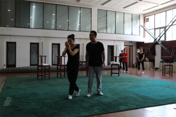 戰(zhàn)高溫冒酷暑 排練演出劇目——甘肅秦腔藝術劇院緊抓劇目排練工作