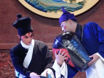 甘肅省京劇院、青海省京劇院聯(lián)合演出《賣(mài)水》、《武松打虎》、《霸王別姬》
