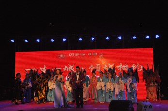 戲曲下基層，隴劇進社區(qū)一一甘肅省隴劇院送戲靖遠縣社區(qū)