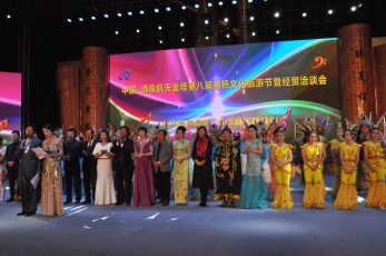 甘肅省隴劇院受邀赴嘉峪關(guān)、金塔演出