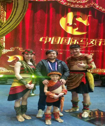 甘肅省雜技團《彩陶情——頂壇》榮獲第四屆中國國際馬戲藝術節(jié)優(yōu)秀節(jié)目獎