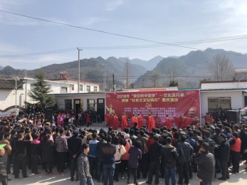 甘肅省京劇院赴成縣紅川鎮(zhèn)韓莊村開展“我們的中國(guó)夢(mèng)”——文化進(jìn)萬家暨隴原“紅色輕騎兵”惠民演出
