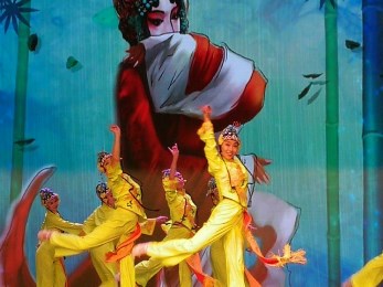 甘肅省歌劇院赴天水開(kāi)展“百姓文化廣場(chǎng)惠民演出”活動(dòng)