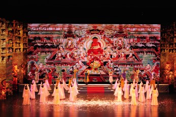 “花雨”醉敦煌: 經(jīng)典舞劇《絲路花雨》中國(guó)綠公司年會(huì)開幕演出技驚四座
