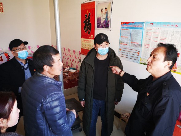 甘肅演藝集團(tuán)話(huà)劇院赴三角城村進(jìn)行調(diào)研幫扶工作